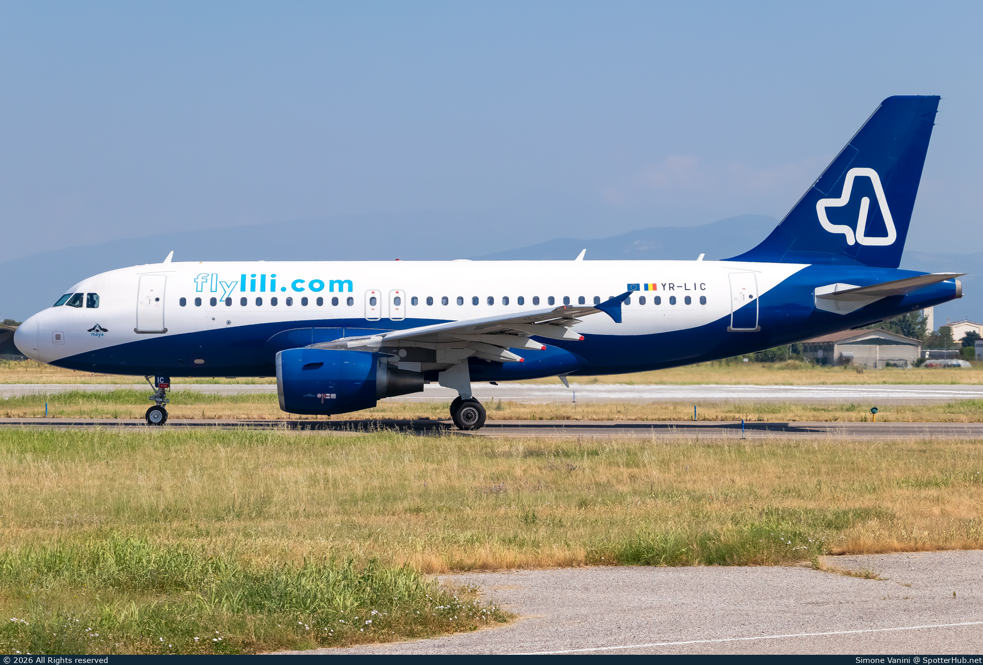 Photo of YR-LIC - Airbus A319-112 operated by Fly Lili