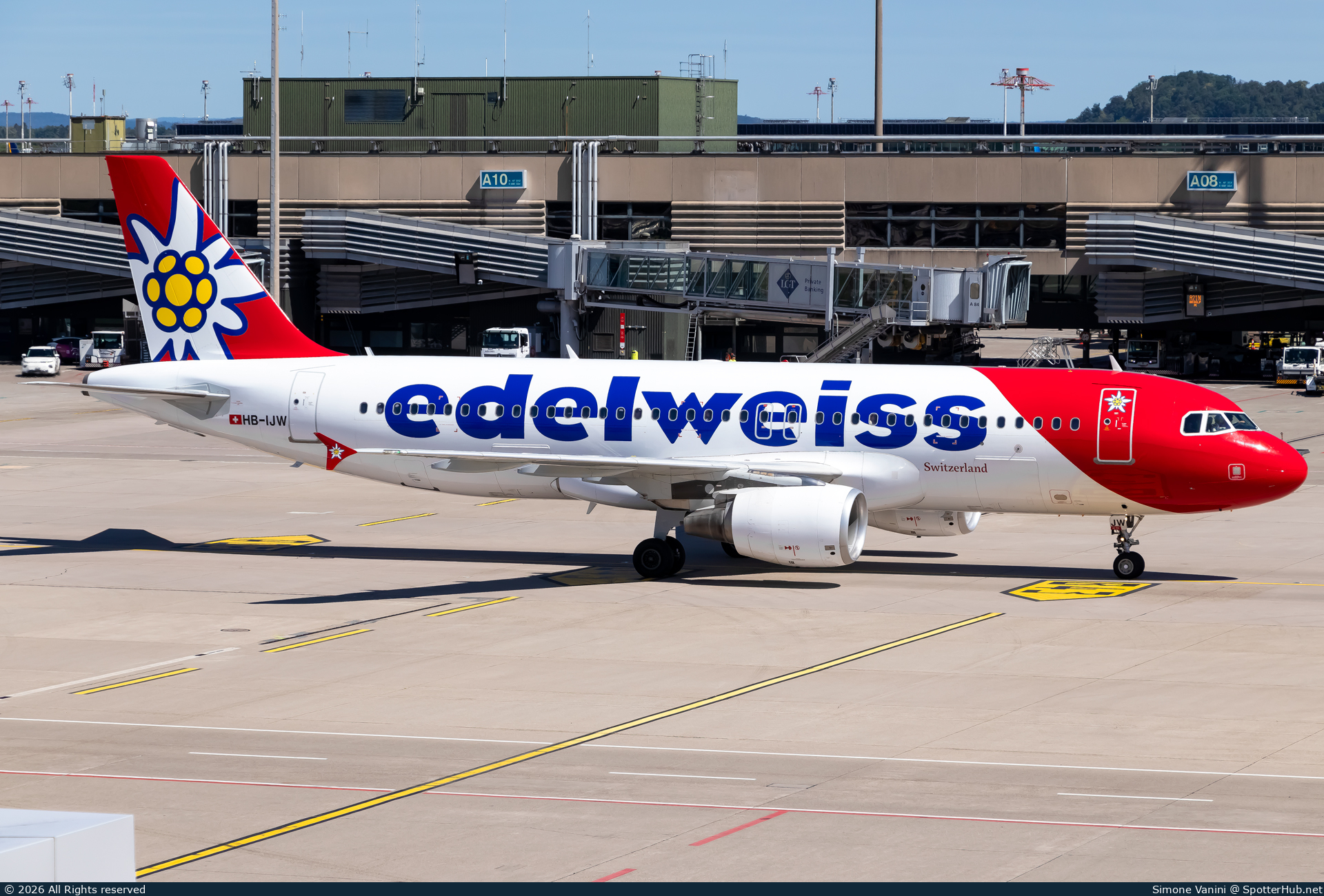 Photo of HB-IJW - Airbus A320-214 operated by Edelweiss Air