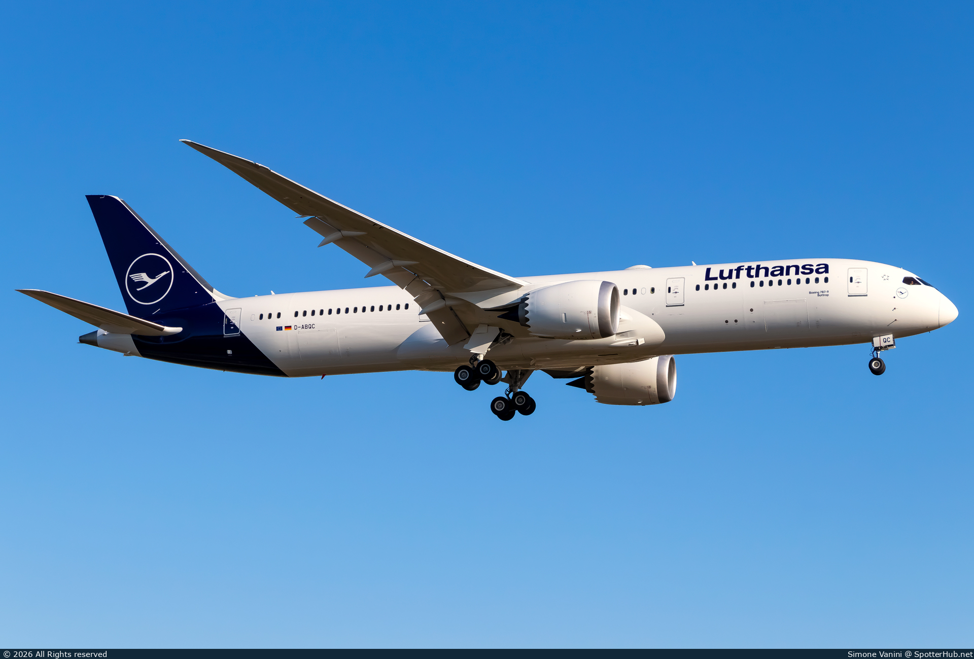 Photo of D-ABQC - Boeing 787-9 Dreamliner operated by Lufthansa