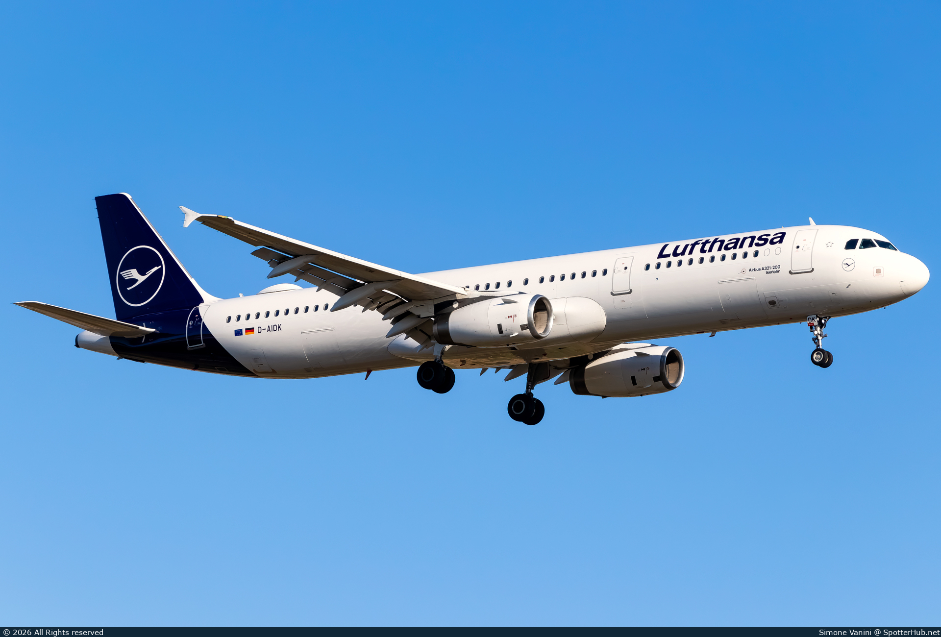 Photo of D-AIDK - Airbus A321-231 operated by Lufthansa
