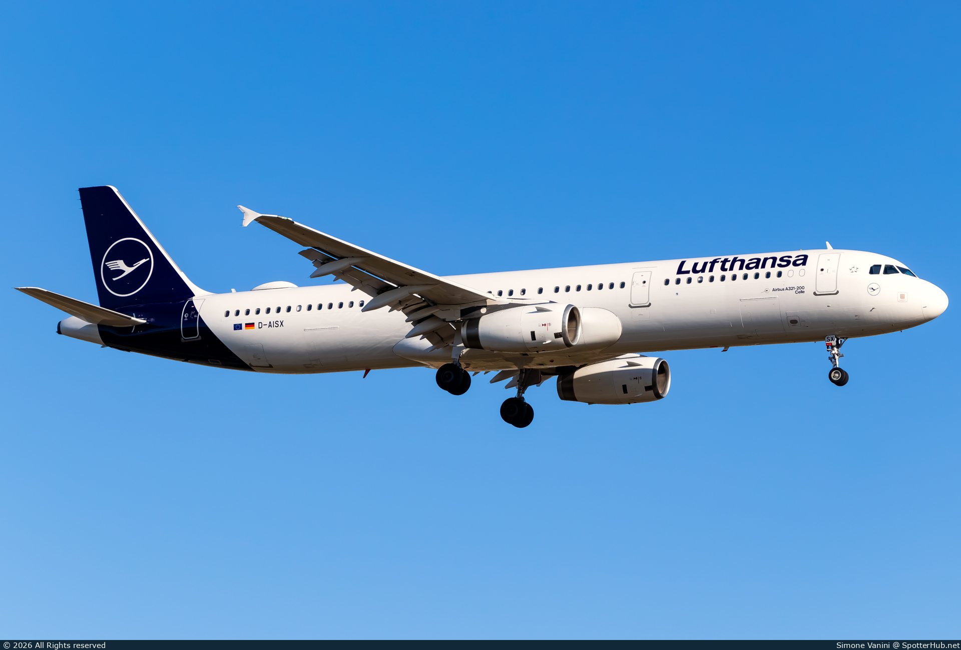 Photo of D-AISX - Airbus A321-231 operated by Lufthansa