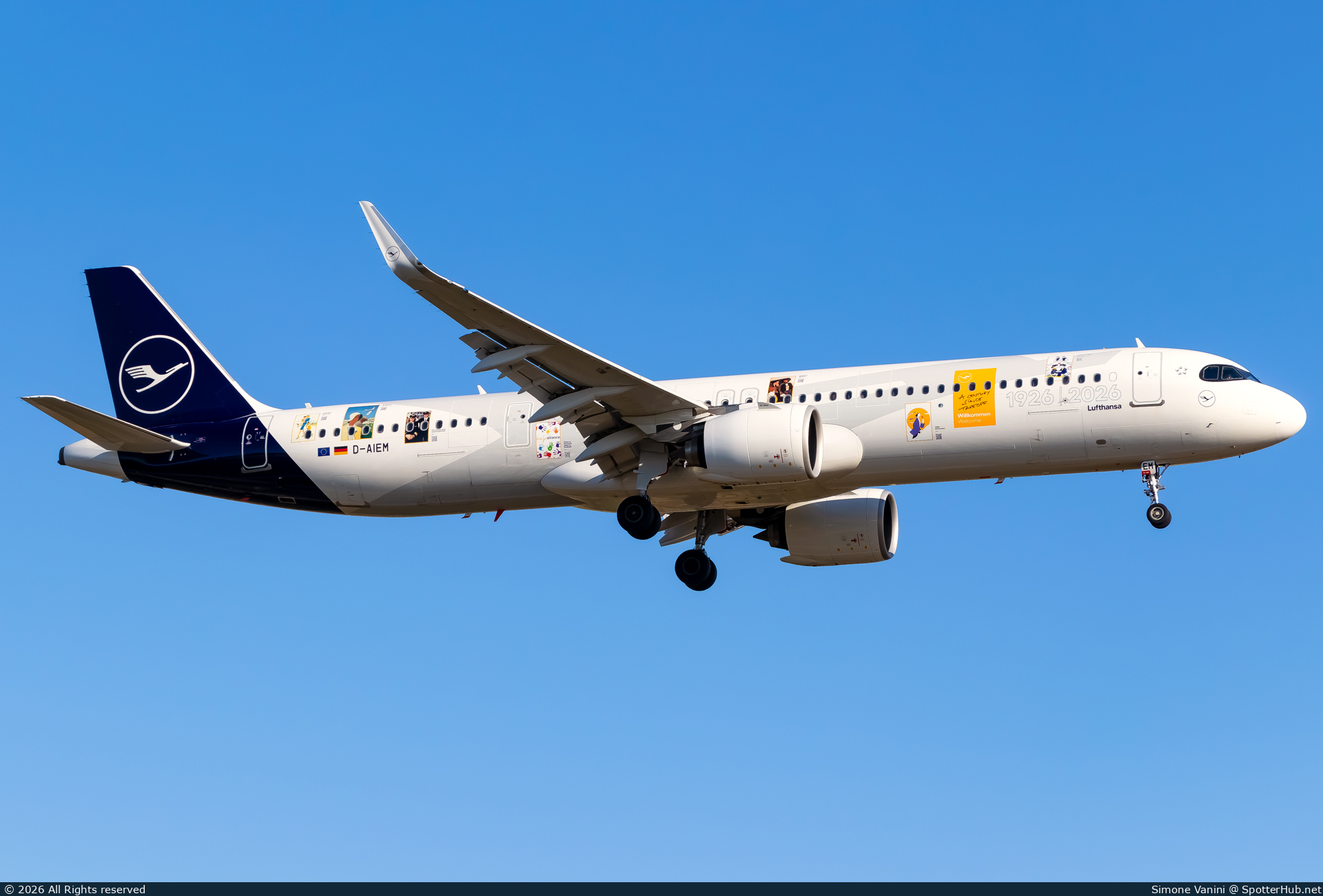 Photo of D-AIEM - Airbus A321-271NX operated by Lufthansa