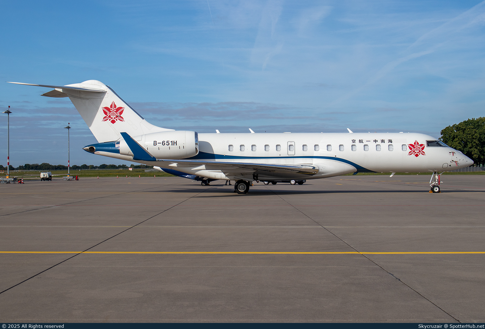 Photo of B-651H - Bombardier Global 6000 operated by ZYB Lily Jet