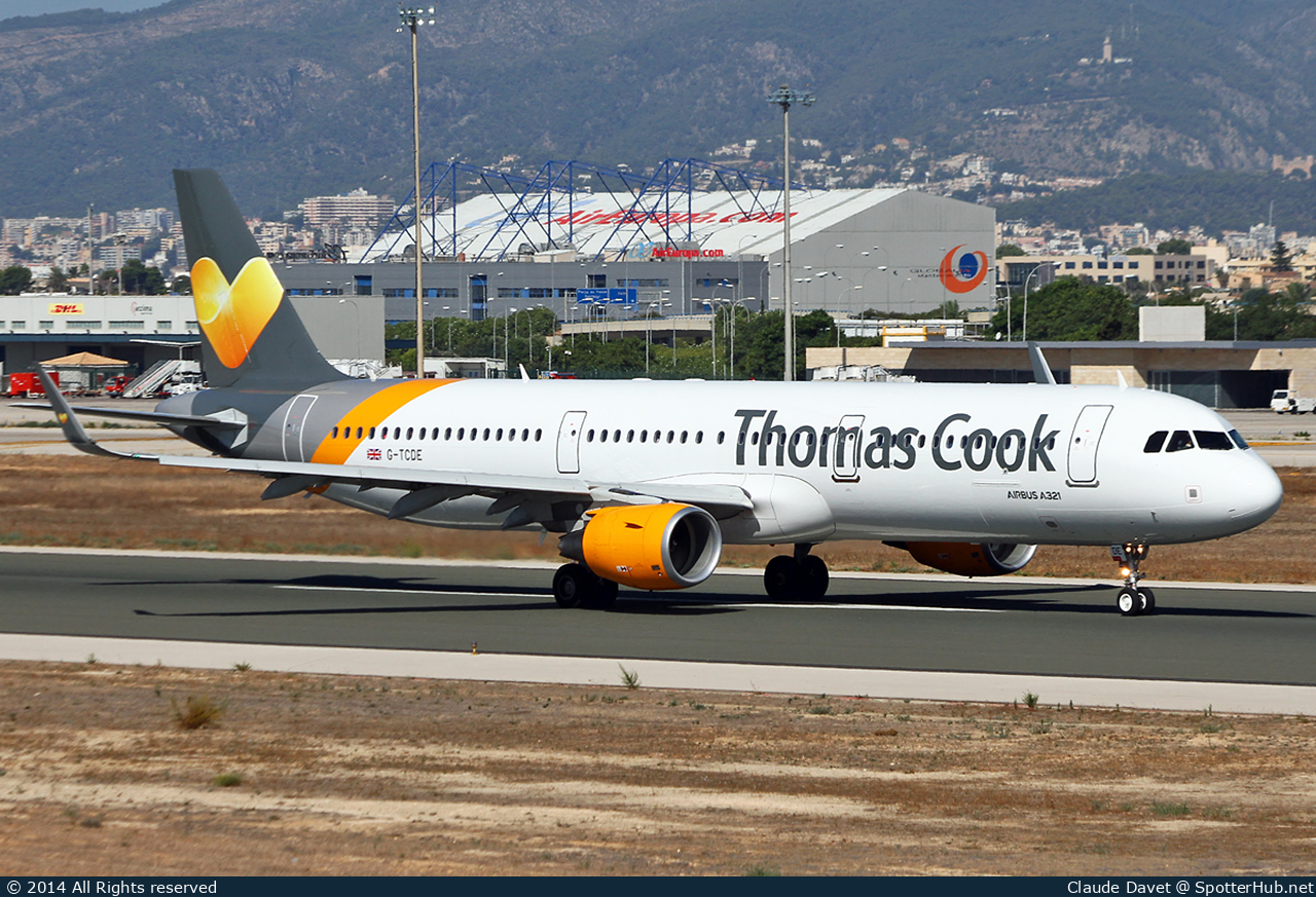 Photo of G-TCDE - Airbus A321-211 operated by Thomas Cook Airlines