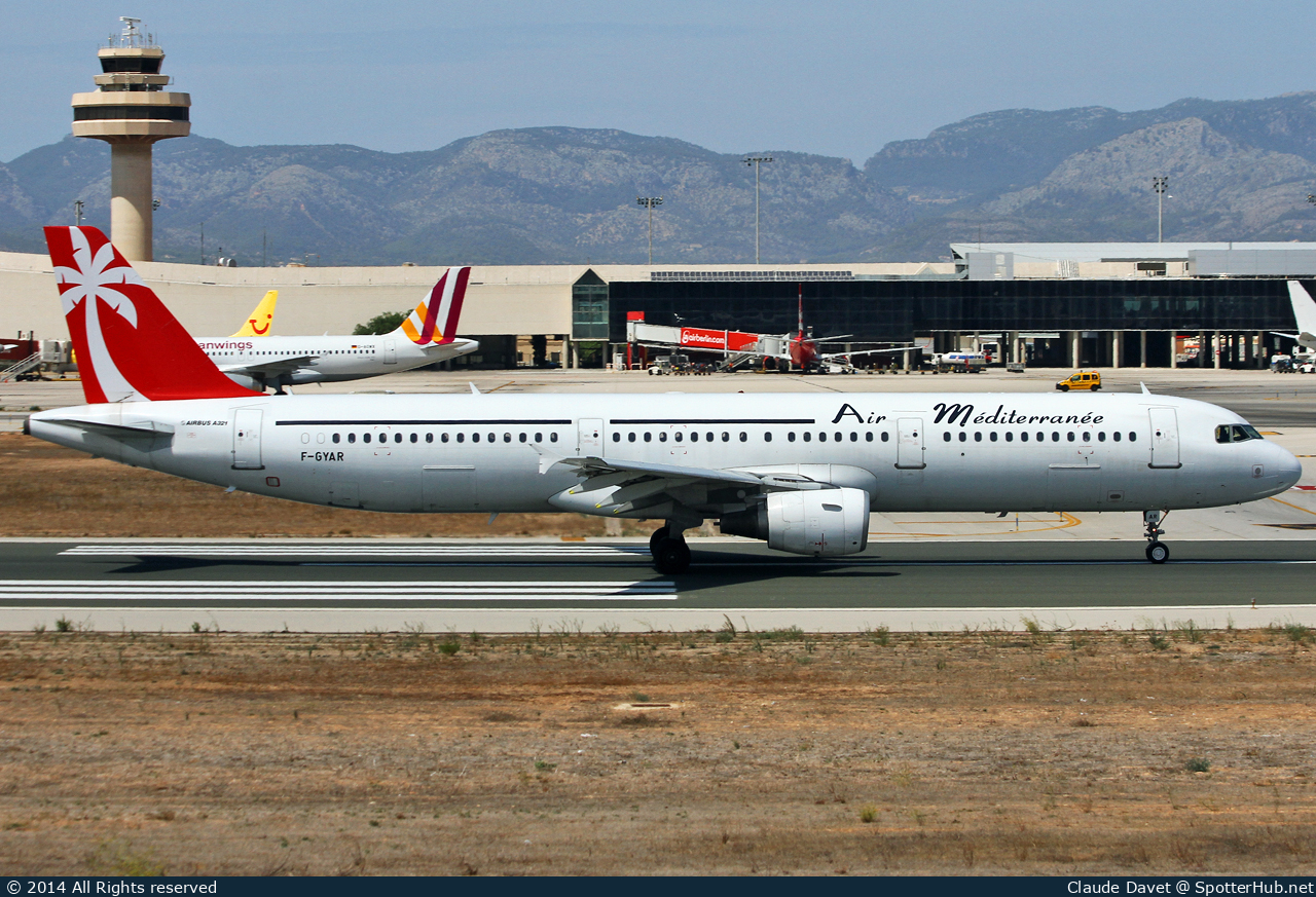 Photo of F-GYAR - Airbus A321-212 operated by Air Méditerranée