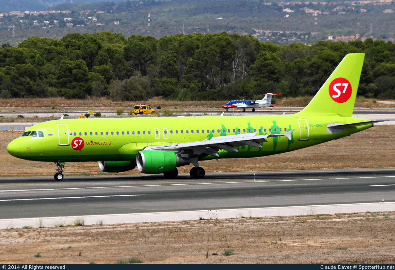 Photo of VQ-BRD - Airbus A320-214 operated by S7 Airlines