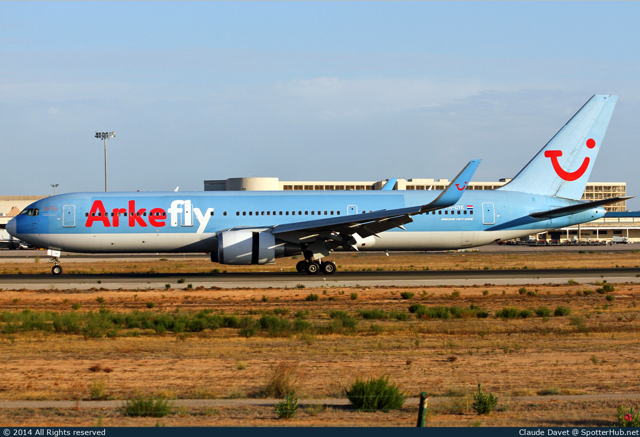 Photo of PH-OYE - Boeing 767-304(ER) operated by Arkefly