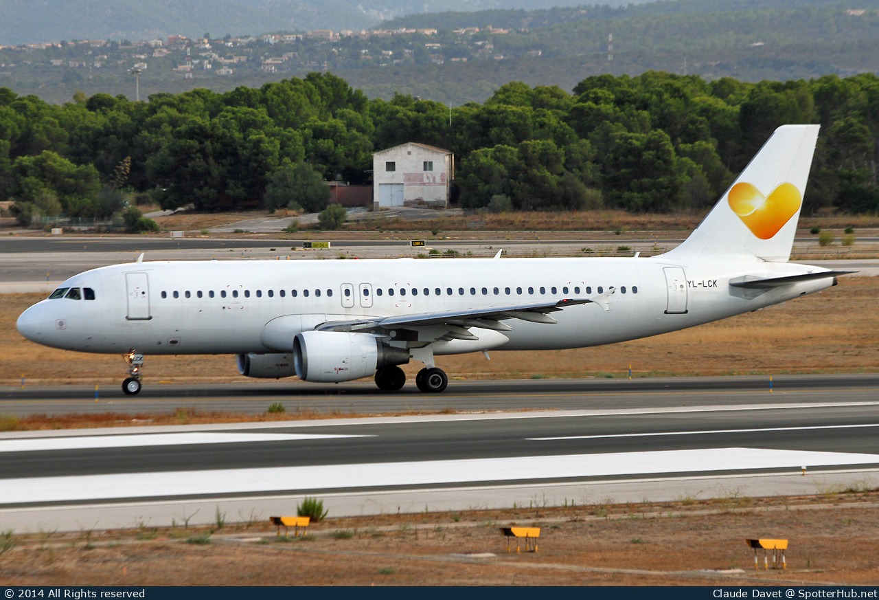 Photo of YL-LCK - Airbus A320-214 operated by Thomas Cook Airlines (opb SmartLynx Airlines)