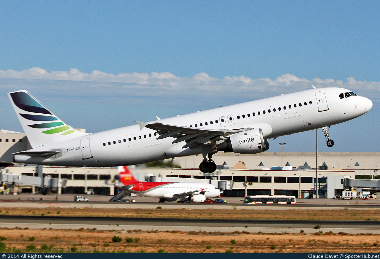Photo of YL-LCA - Airbus A320-211 operated by Travel Service (opb SmartLynx Airlines)
