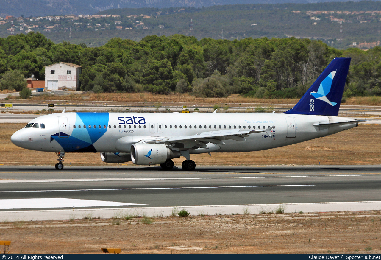 Photo of CS-TKP - Airbus A320-214 operated by SATA International
