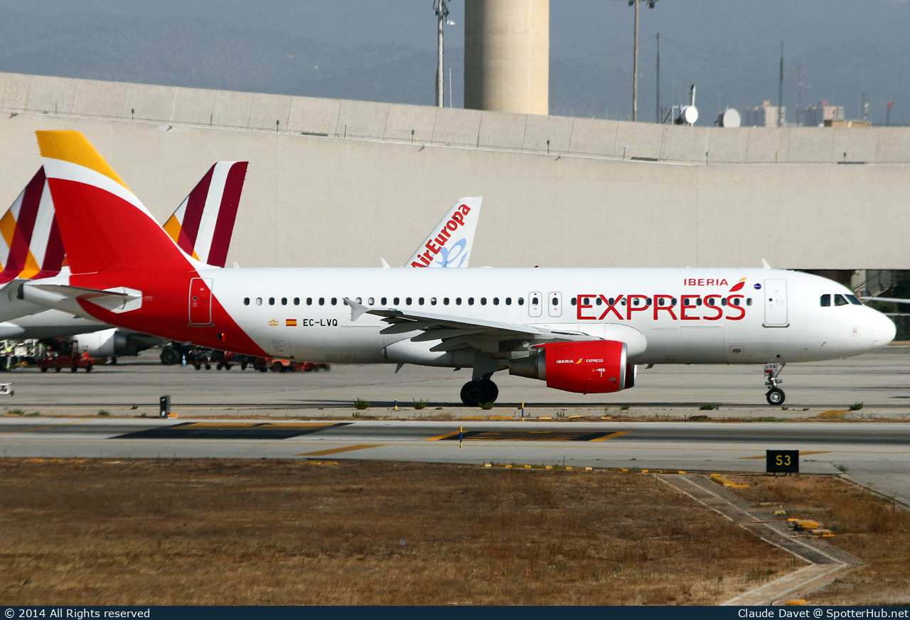 Photo of EC-LVQ - Airbus A320-216 operated by Iberia Express