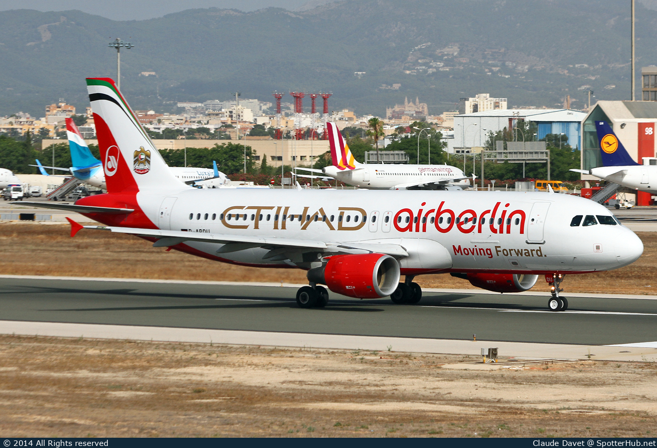 Photo of D-ABDU - Airbus A320-214 operated by Air Berlin