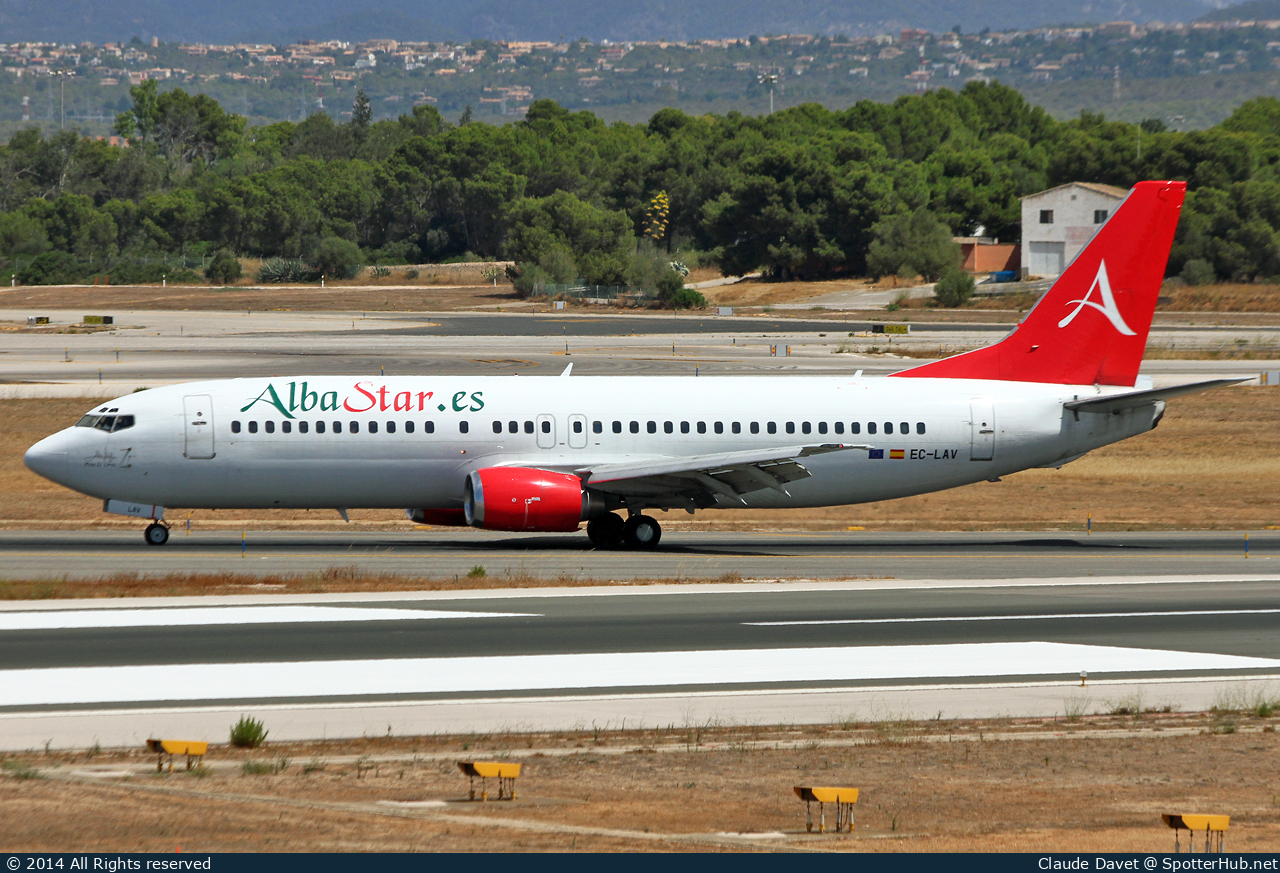 Photo of EC-LAV - Boeing 737-408 operated by AlbaStar