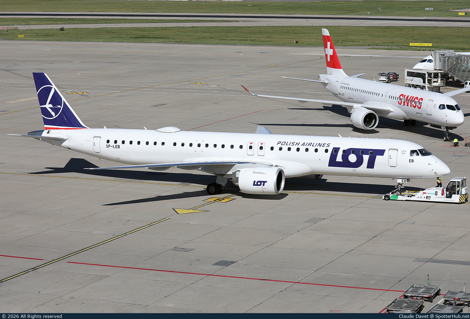 Photo of SP-LEB - Embraer ERJ-195-E2 operated by LOT Polish Airlines