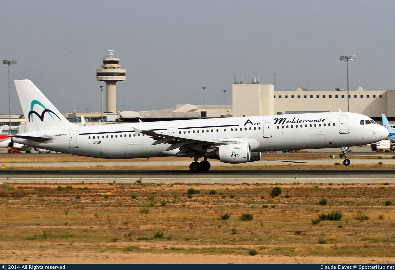 Photo of F-GYAP - Airbus A321-111 operated by Air Méditerranée