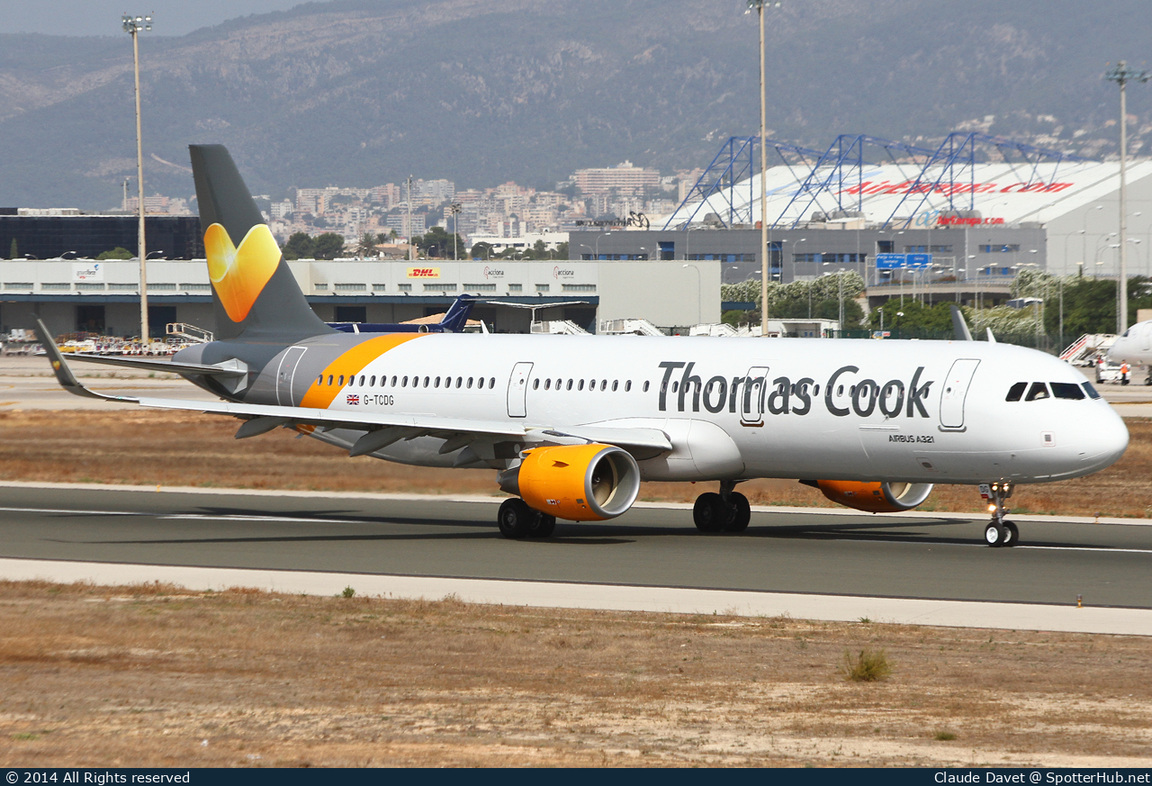 Photo of G-TCDG - Airbus A321-211 operated by Thomas Cook Airlines