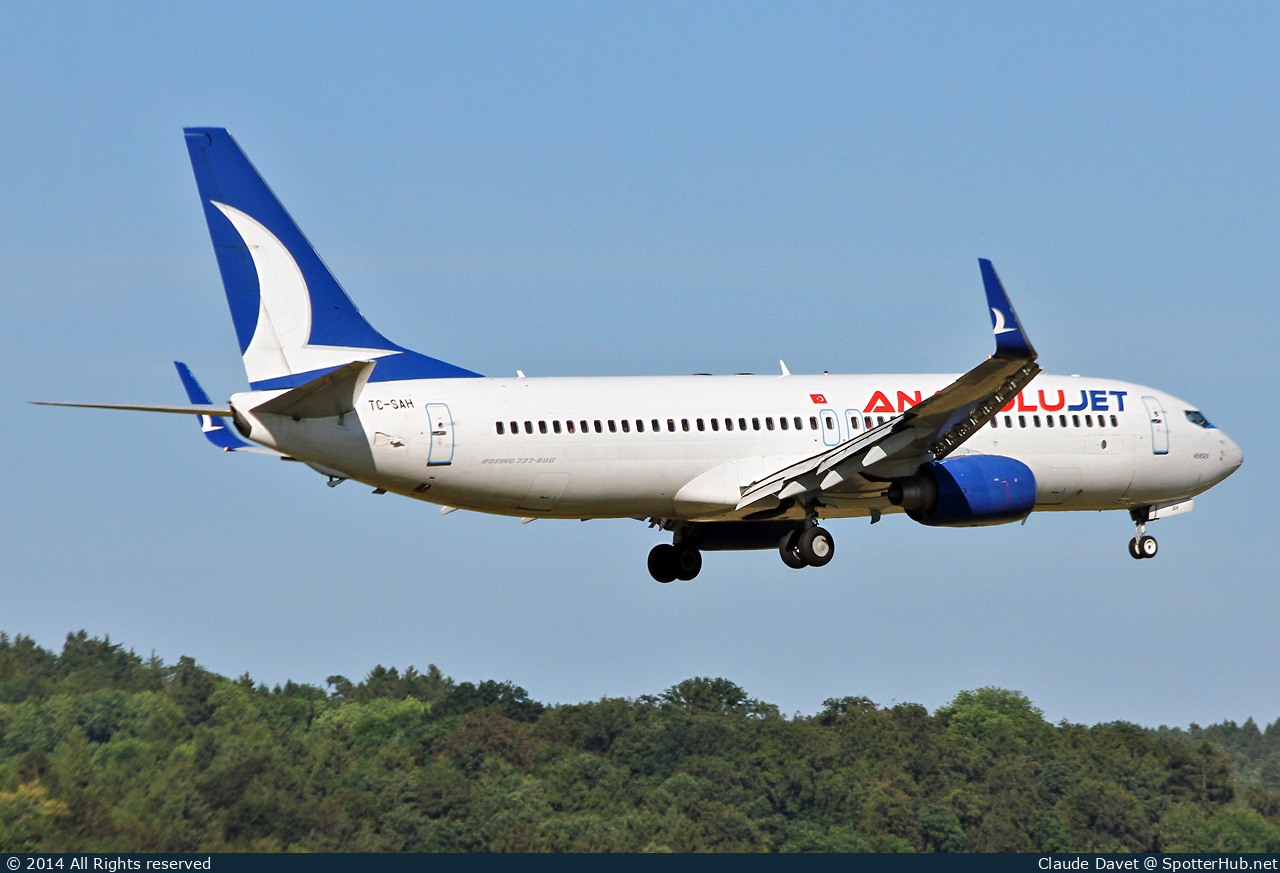 Photo of TC-SAH - Boeing 737-8FH operated by AnadoluJet (opb SunExpress)