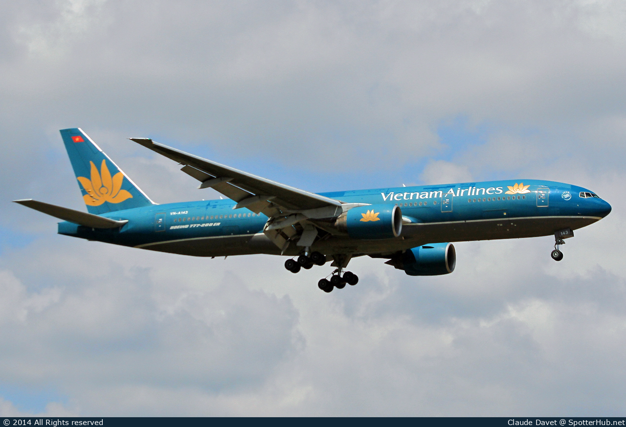 Photo of VN-A143 - Boeing 777-26K(ER) operated by Vietnam Airlines