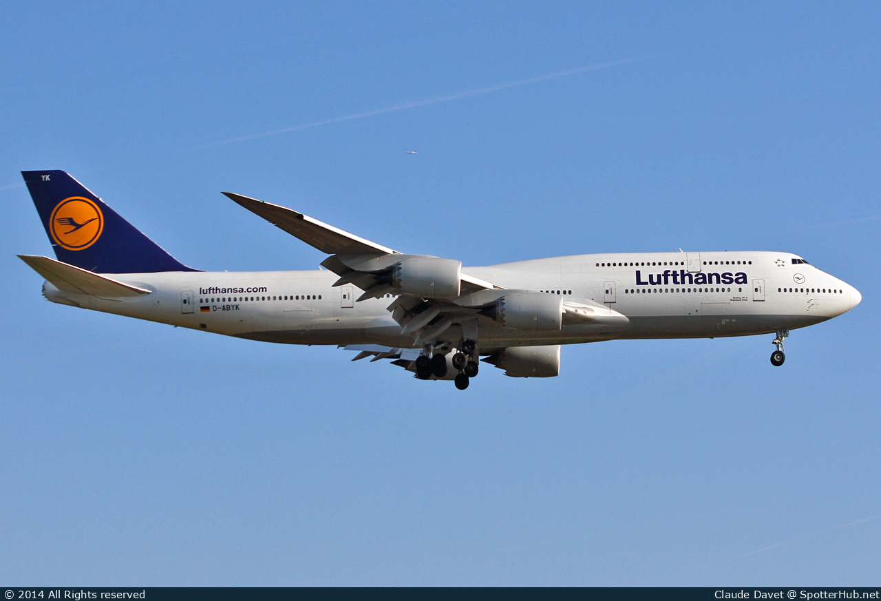 Photo of D-ABYK - Boeing 747-830 operated by Lufthansa