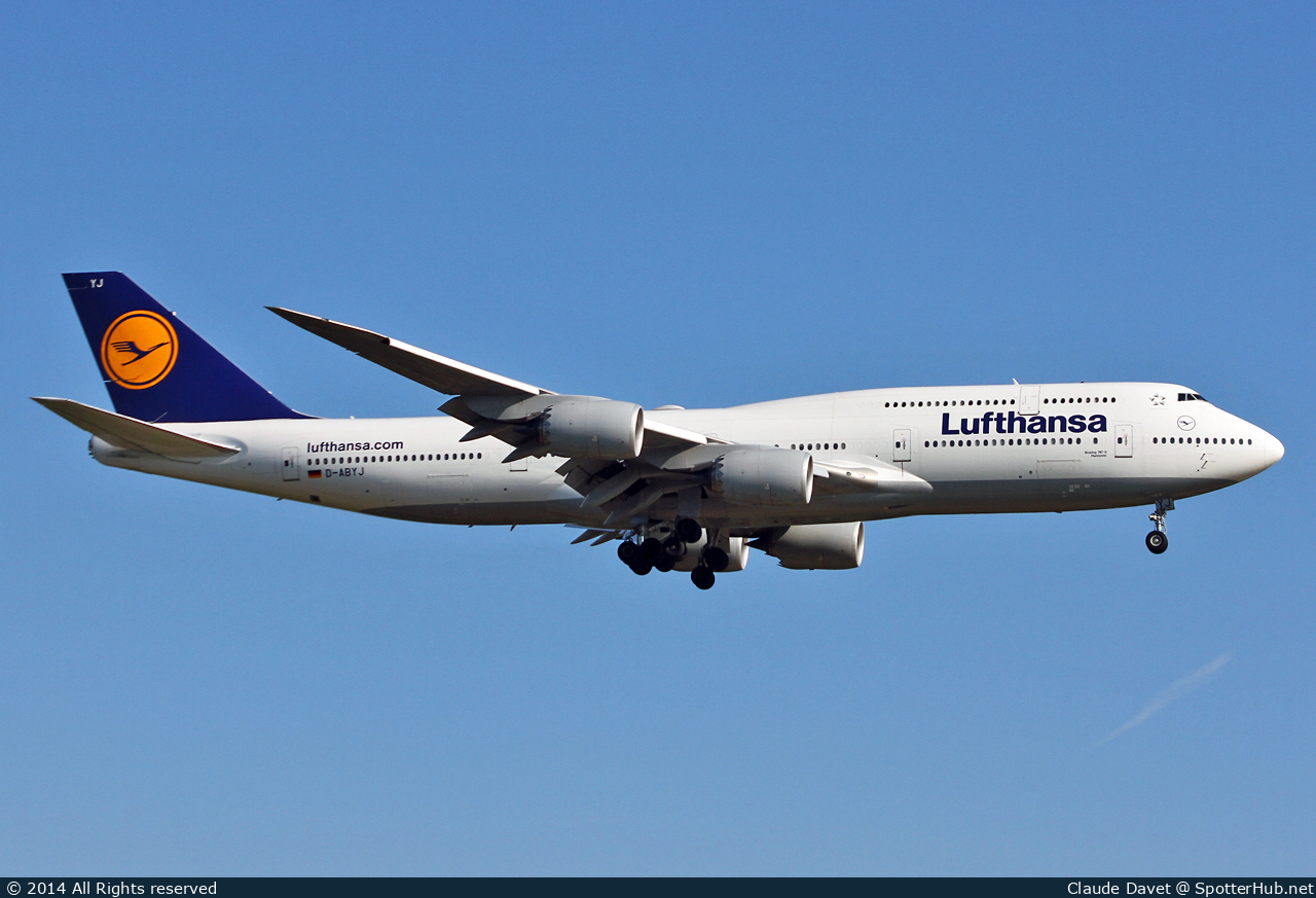 Photo of D-ABYJ - Boeing 747-830 operated by Lufthansa