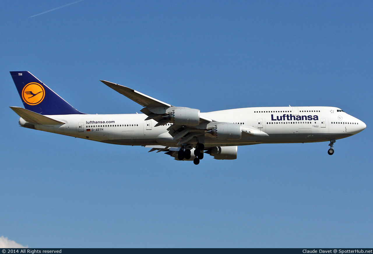Photo of D-ABYH - Boeing 747-830 operated by Lufthansa