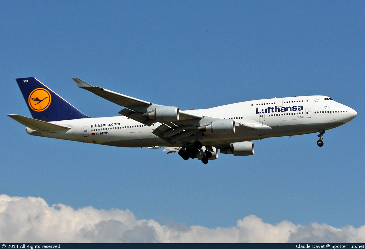 Photo of D-ABVH - Boeing 747-430 operated by Lufthansa