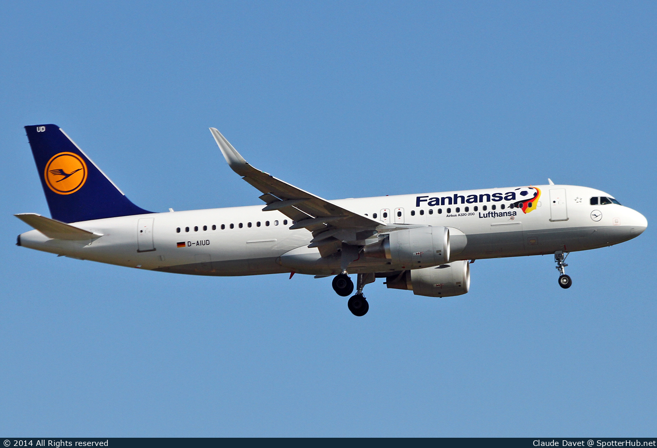 Photo of D-AIUD - Airbus A320-214 operated by Lufthansa