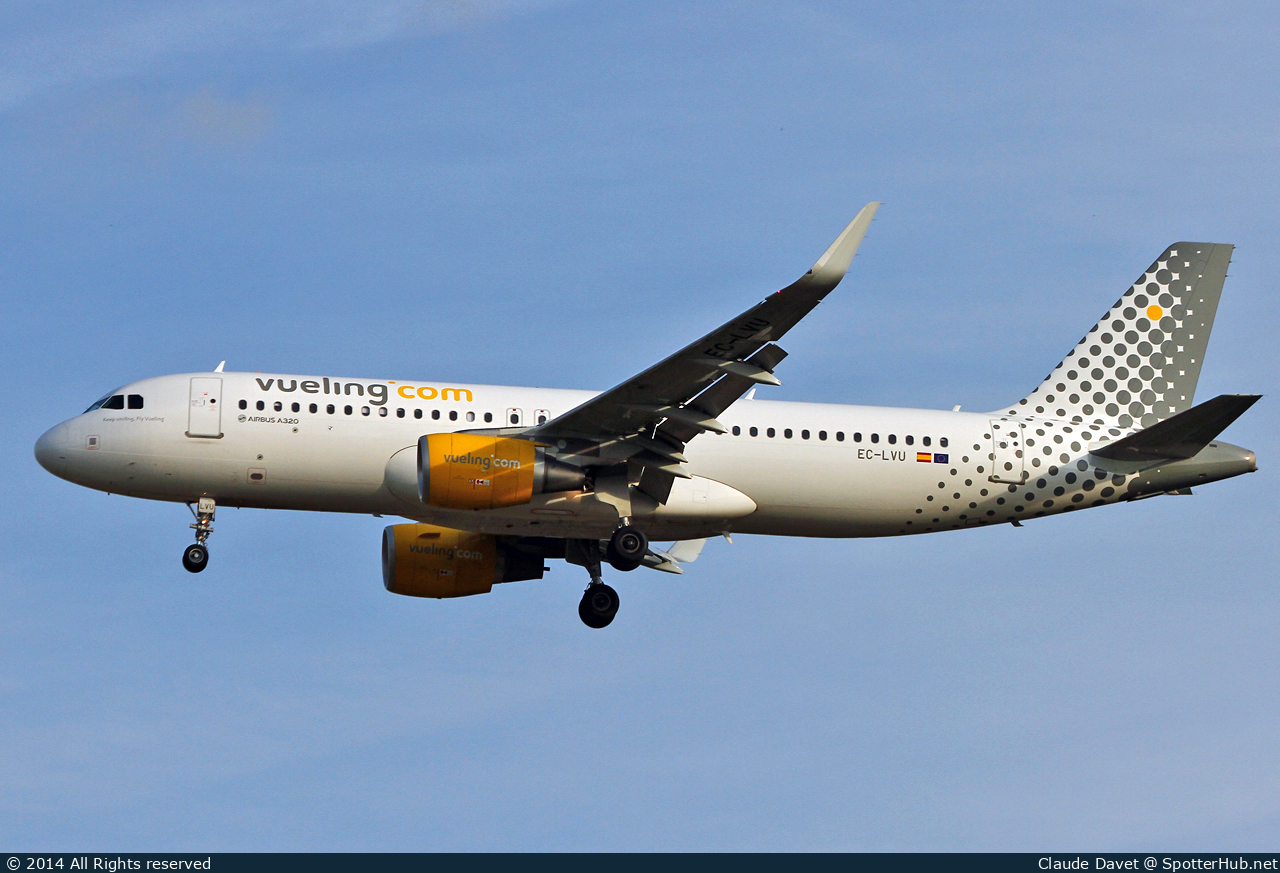 Photo of EC-LVU - Airbus A320-214 operated by Vueling