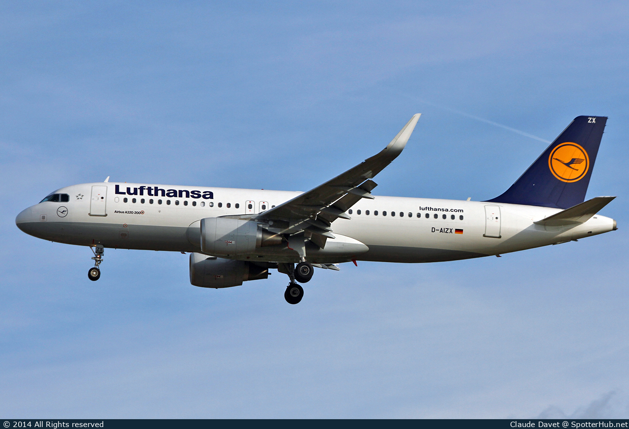 Photo of D-AIZX - Airbus A320-214 operated by Lufthansa