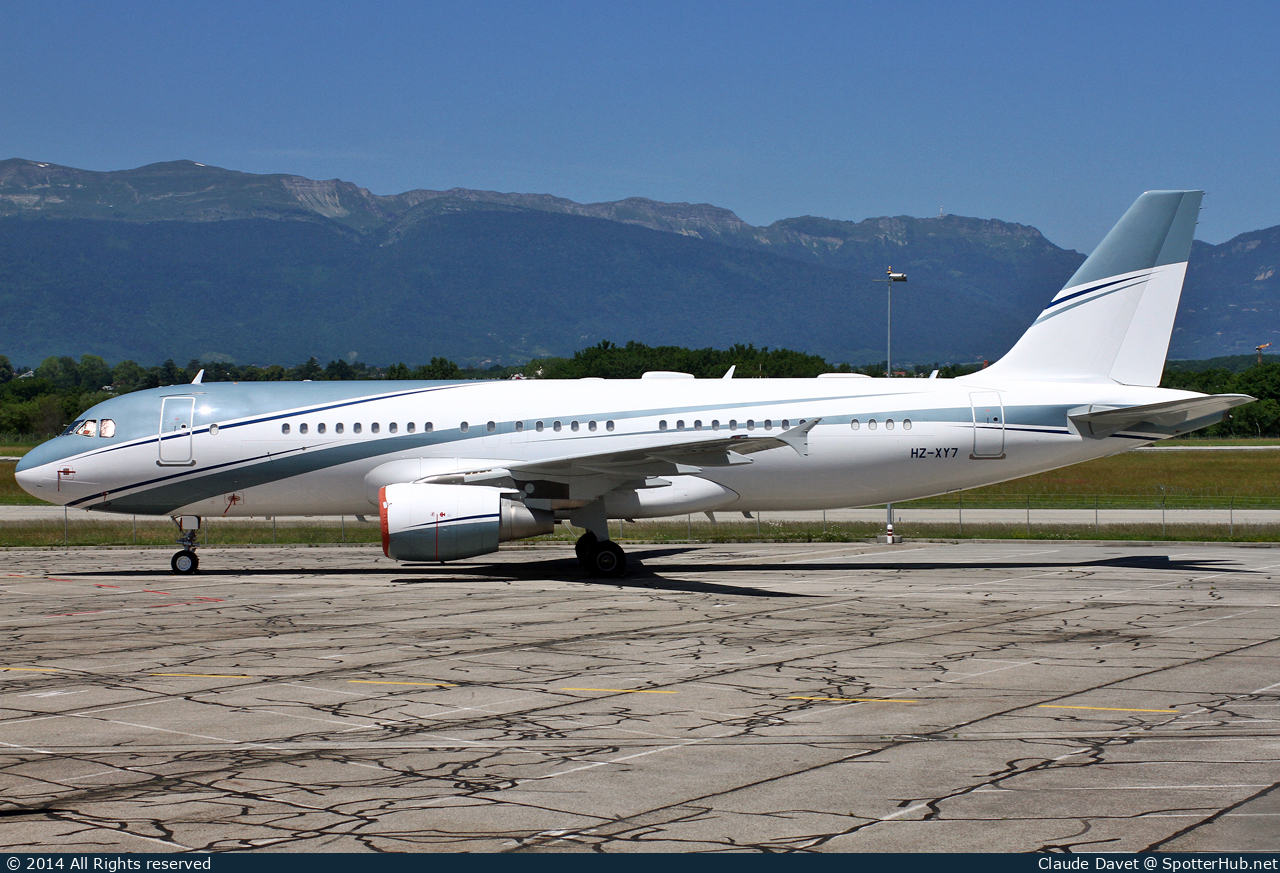 Photo of HZ-XY7 - Airbus A320-214 operated by Aviation Link Company