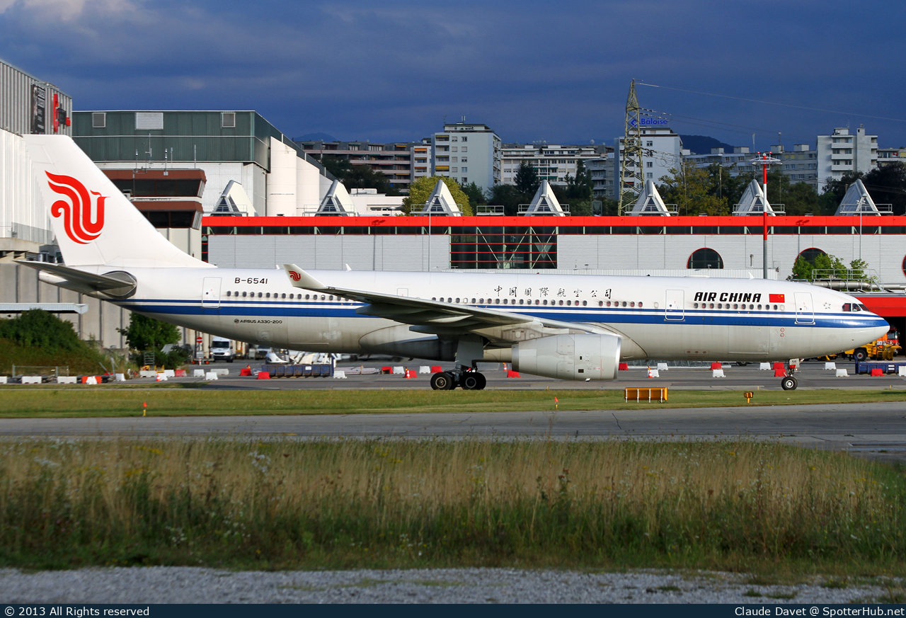 Photo of B-6541 - Airbus A330-243 operated by Air China