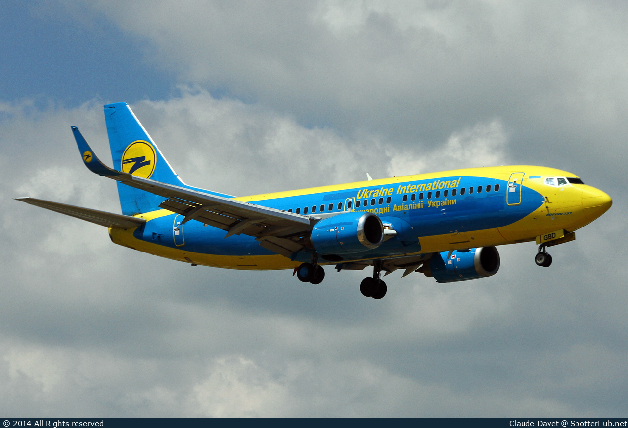 Photo of UR-GBD - Boeing 737-36Q operated by Ukraine International Airlines