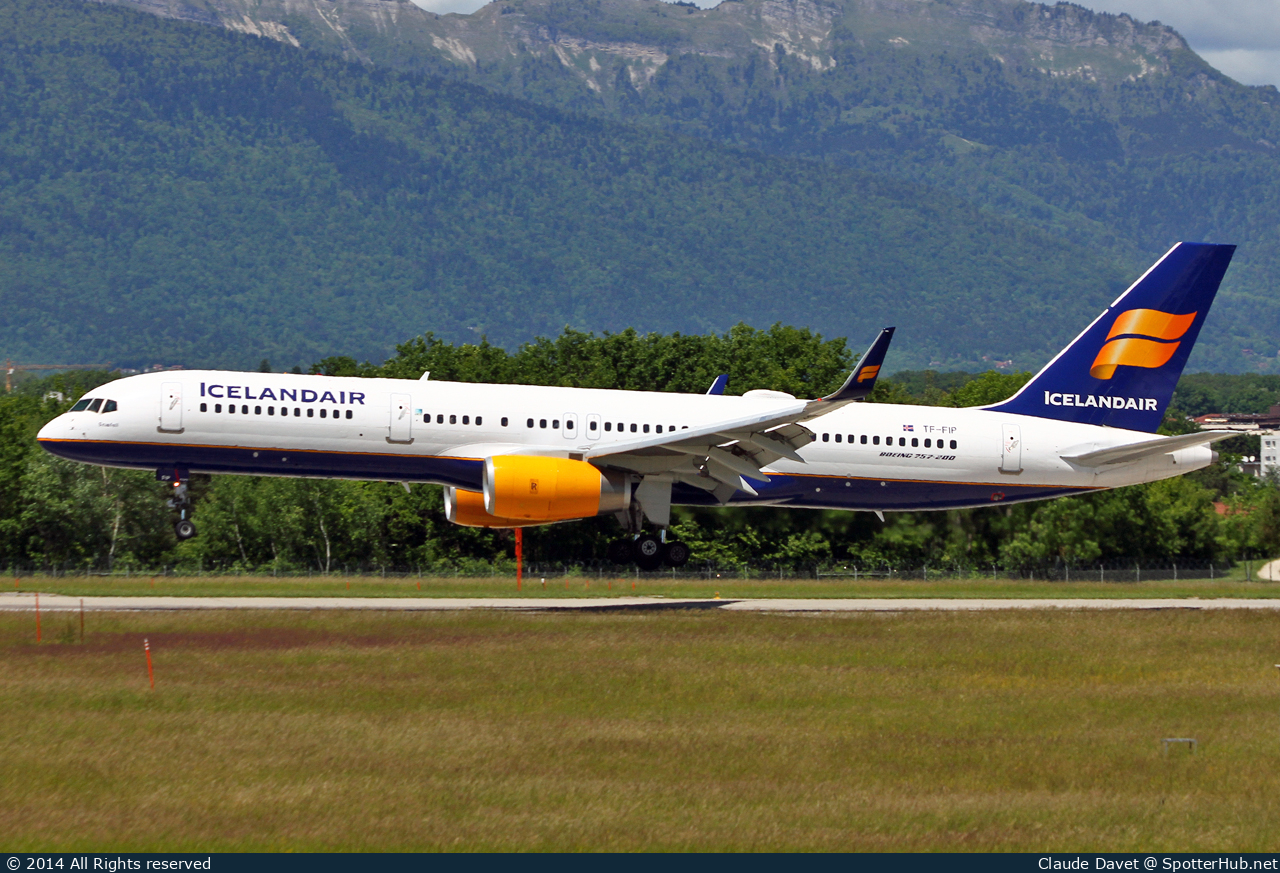 Photo of TF-FIP - Boeing 757-208 operated by Icelandair