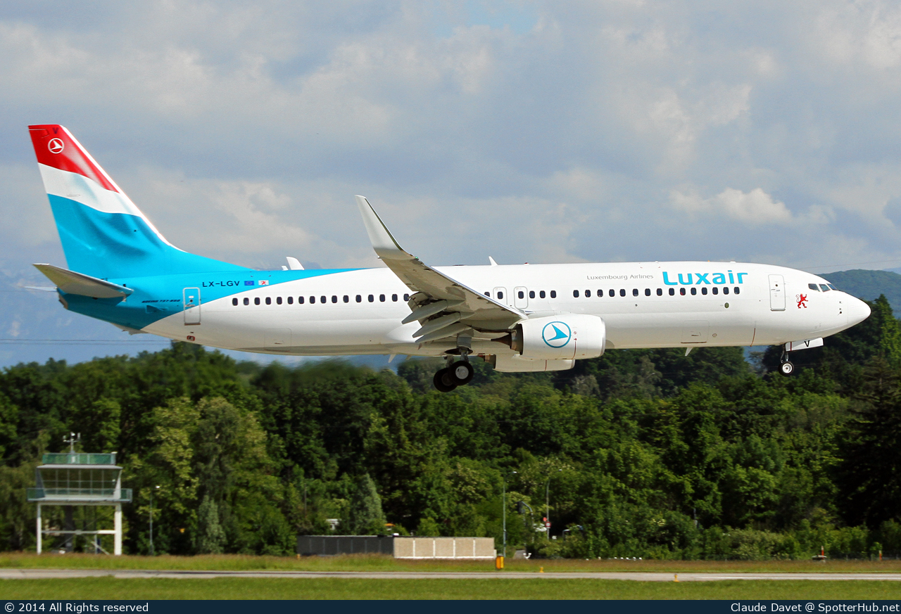 Photo of LX-LGV - Boeing 737-8C9 operated by Luxair