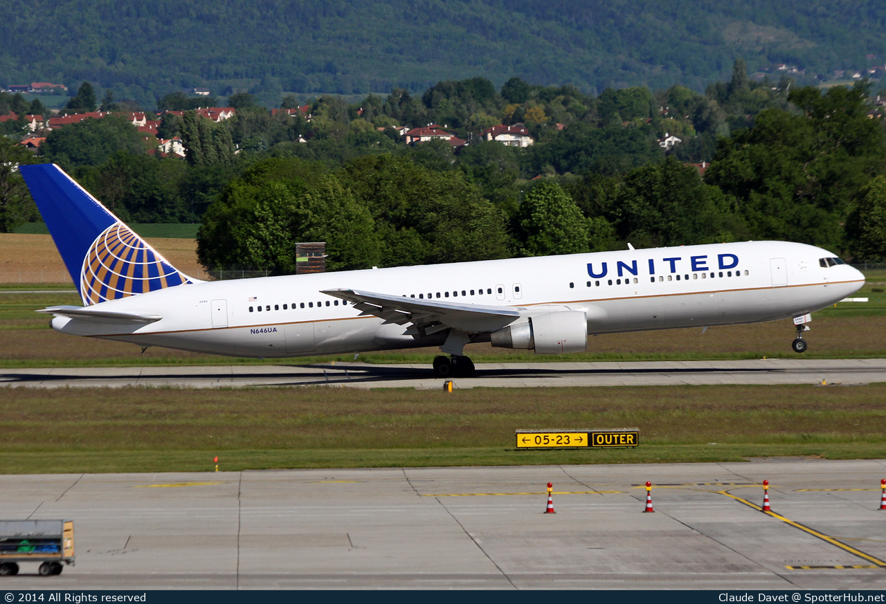 Photo of N646UA - Boeing 767-322(ER) operated by United Airlines