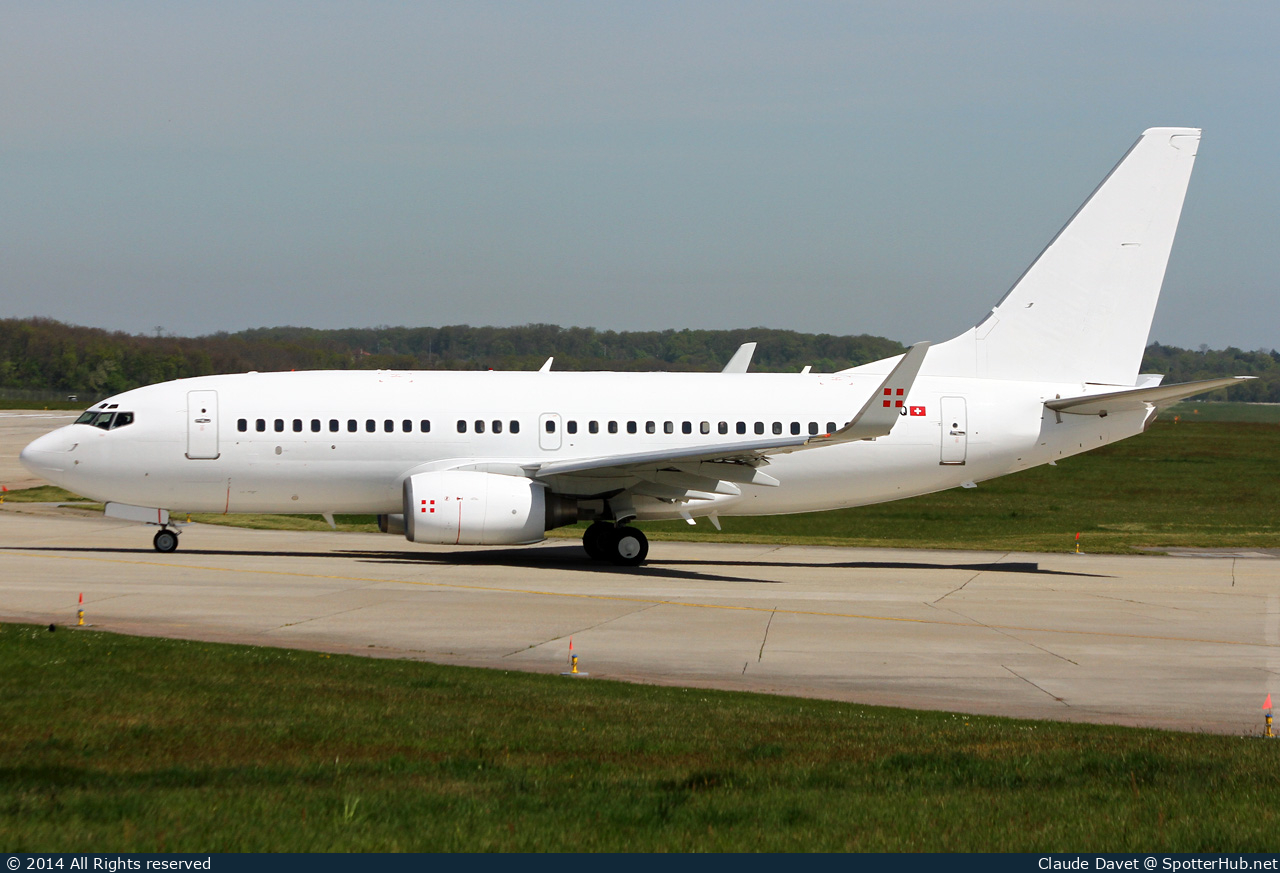 Photo of HB-IIQ - Boeing 737-7AK(BBJ) operated by PrivatAir
