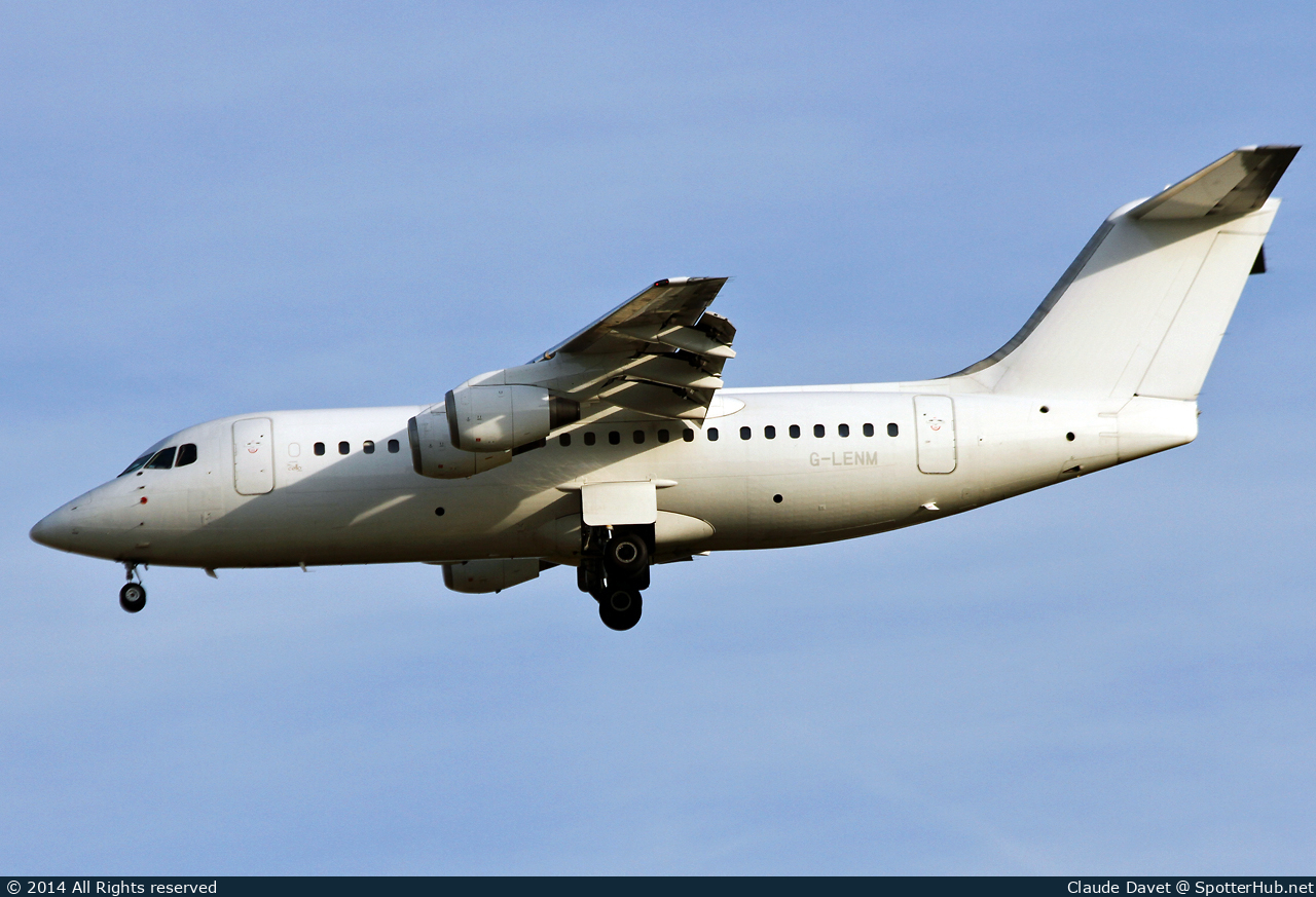 Photo of G-LENM - British Aerospace Avro RJ85 operated by Cello Aviation