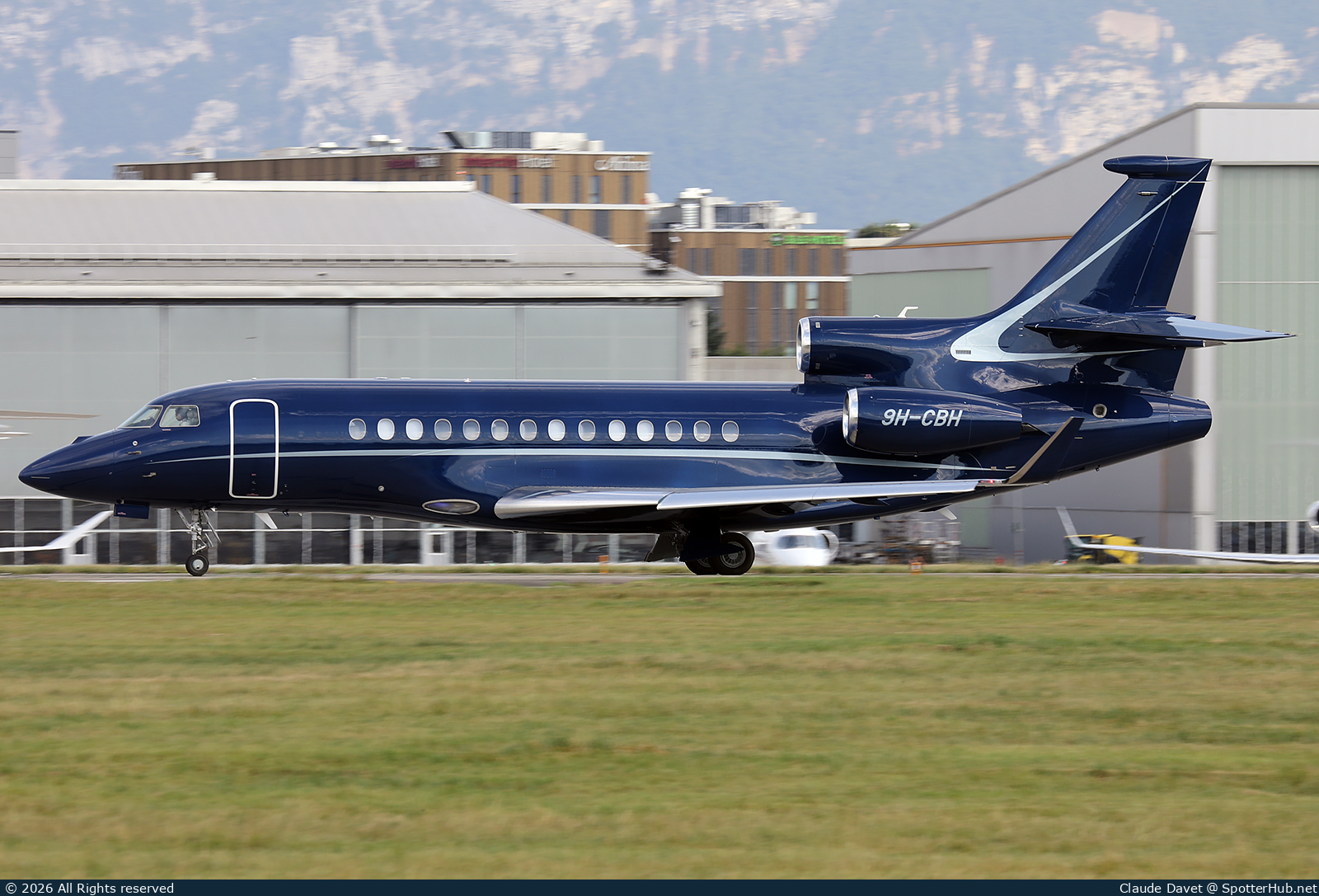 Photo of 9H-CBH - Dassault Falcon 7X operated by AstonJet Malta