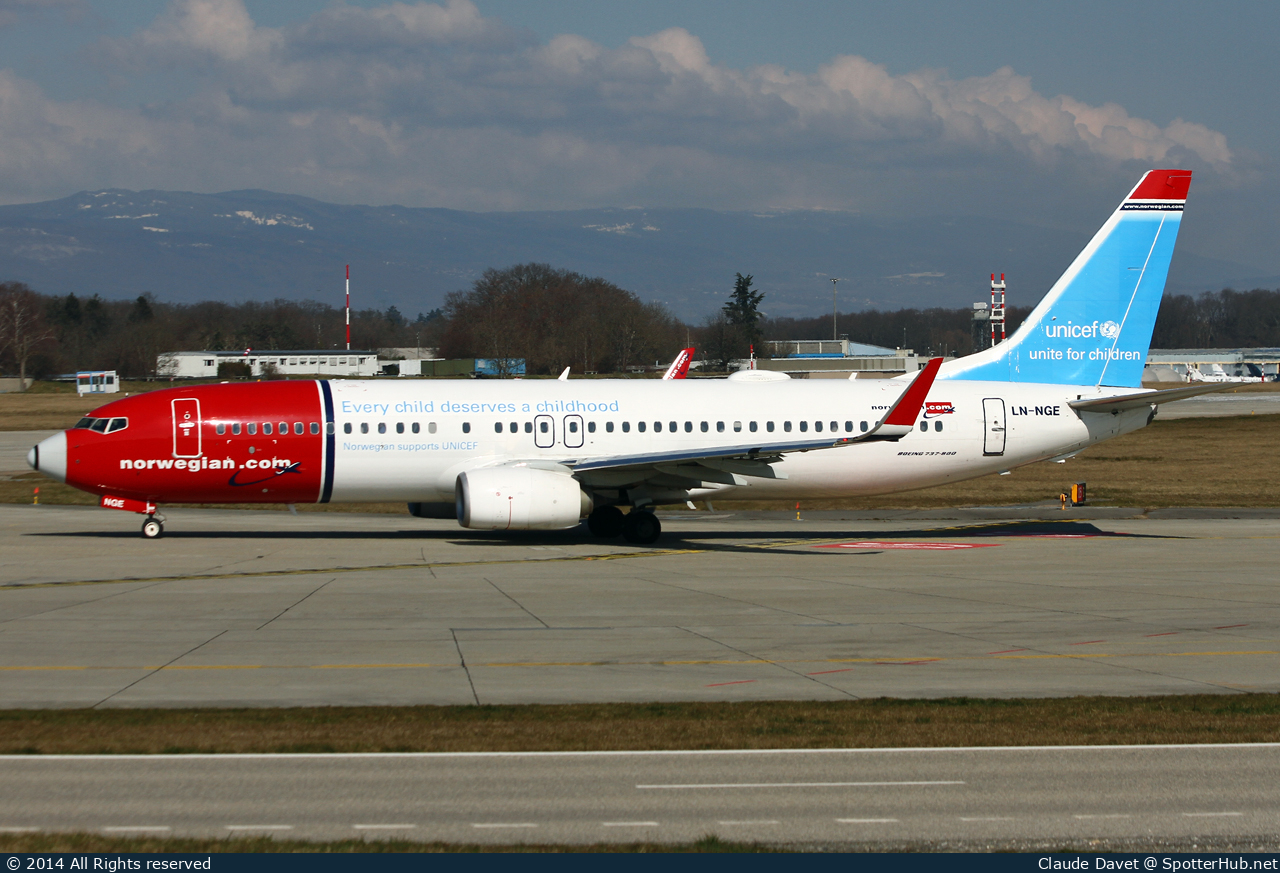 Photo of LN-NGE - Boeing 737-8JP operated by Norwegian Air Shuttle
