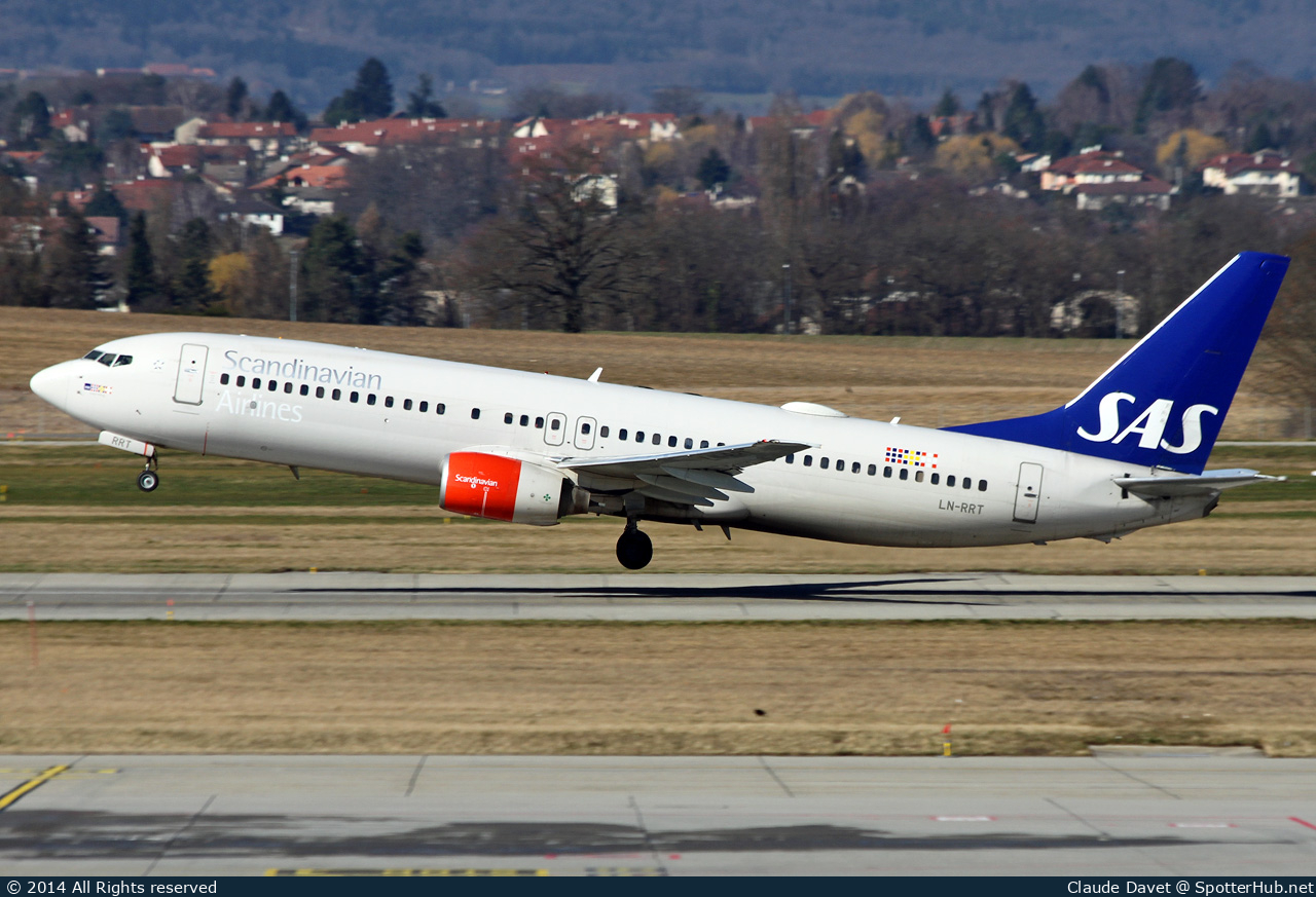 Photo of LN-RRT - Boeing 737-883 operated by SAS Scandinavian Airlines
