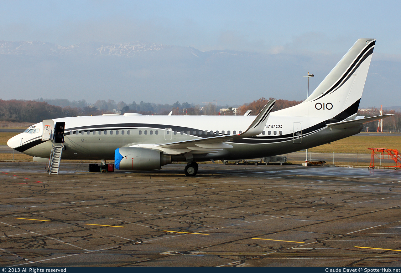 Photo of N737CC - Boeing 737-74Q(BBJ) operated by Mid East Jet
