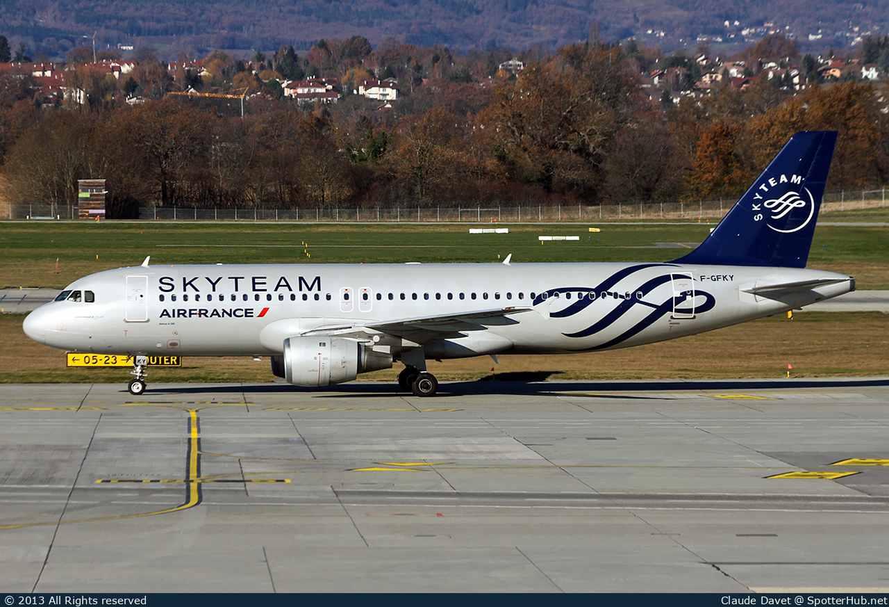 Photo of F-GFKY - Airbus A320-211 operated by Air France