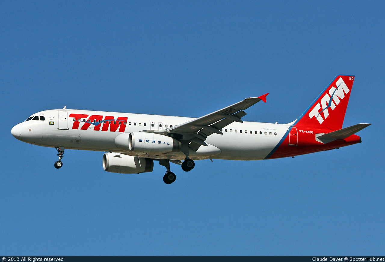 Photo of PR-MBQ - Airbus A320-232 operated by TAM Linhas Aéreas