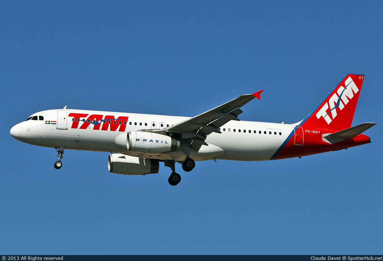 Photo of PR-MAY - Airbus A320-232 operated by TAM Linhas Aéreas