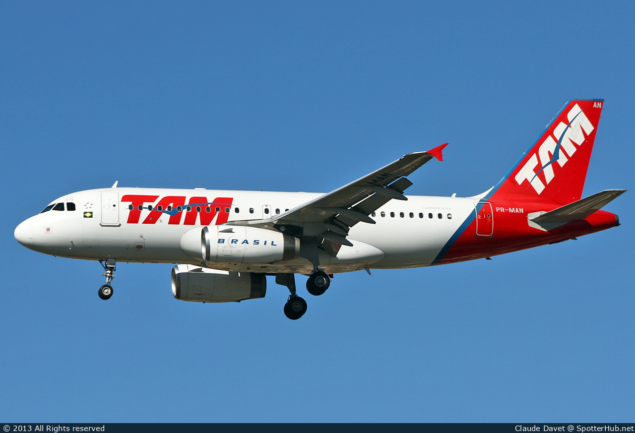 Photo of PR-MAN - Airbus A319-132 operated by TAM Linhas Aéreas