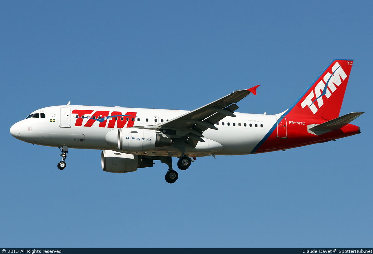 Photo of PR-MYC - Airbus A319-112 operated by TAM Linhas Aéreas