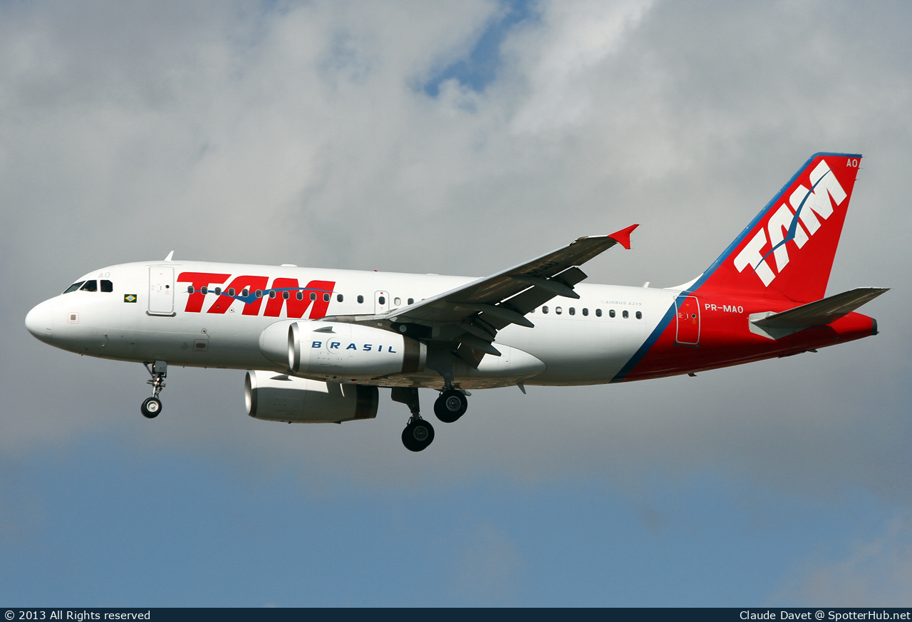 Photo of PR-MAO - Airbus A319-132 operated by LATAM Airlines Brasil