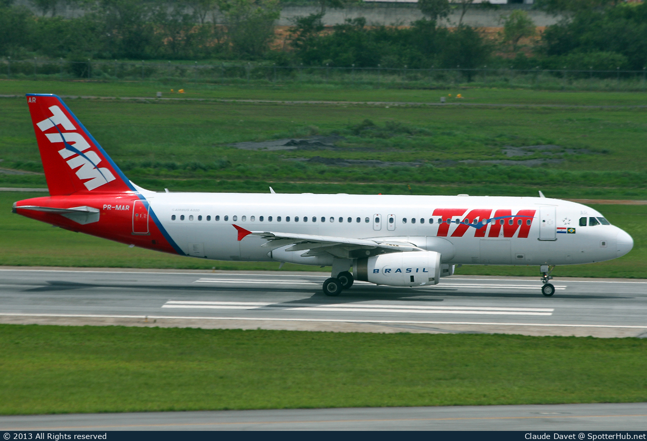 Photo of PR-MAR - Airbus A320-232 operated by TAM Linhas Aéreas
