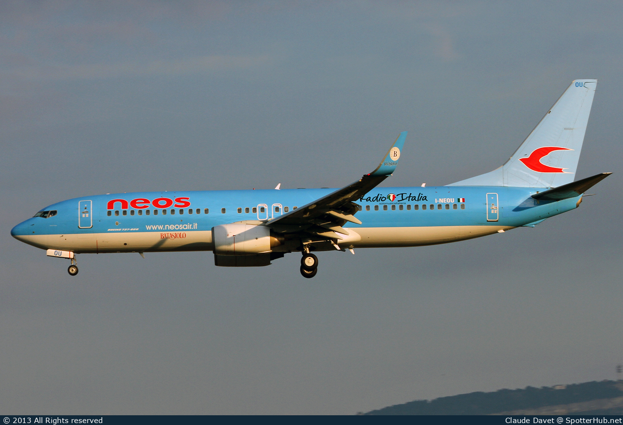 Photo of I-NEOU - Boeing 737-86N operated by Neos