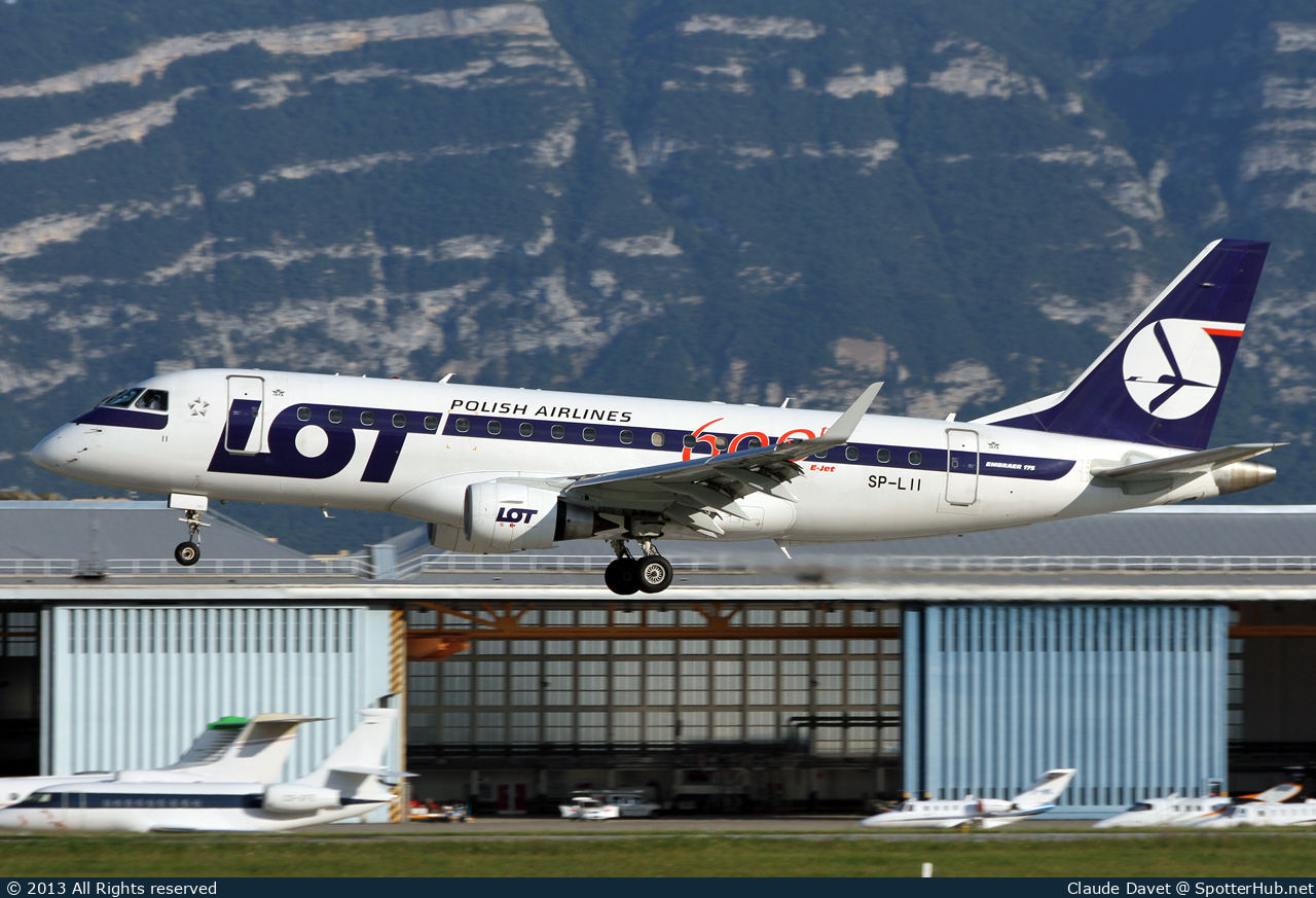 Photo of SP-LII - Embraer ERJ-175LR operated by LOT Polish Airlines